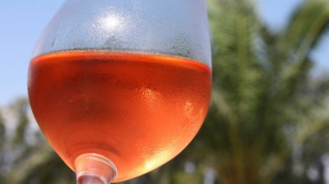 로제 와인 (핑크색  포도주)